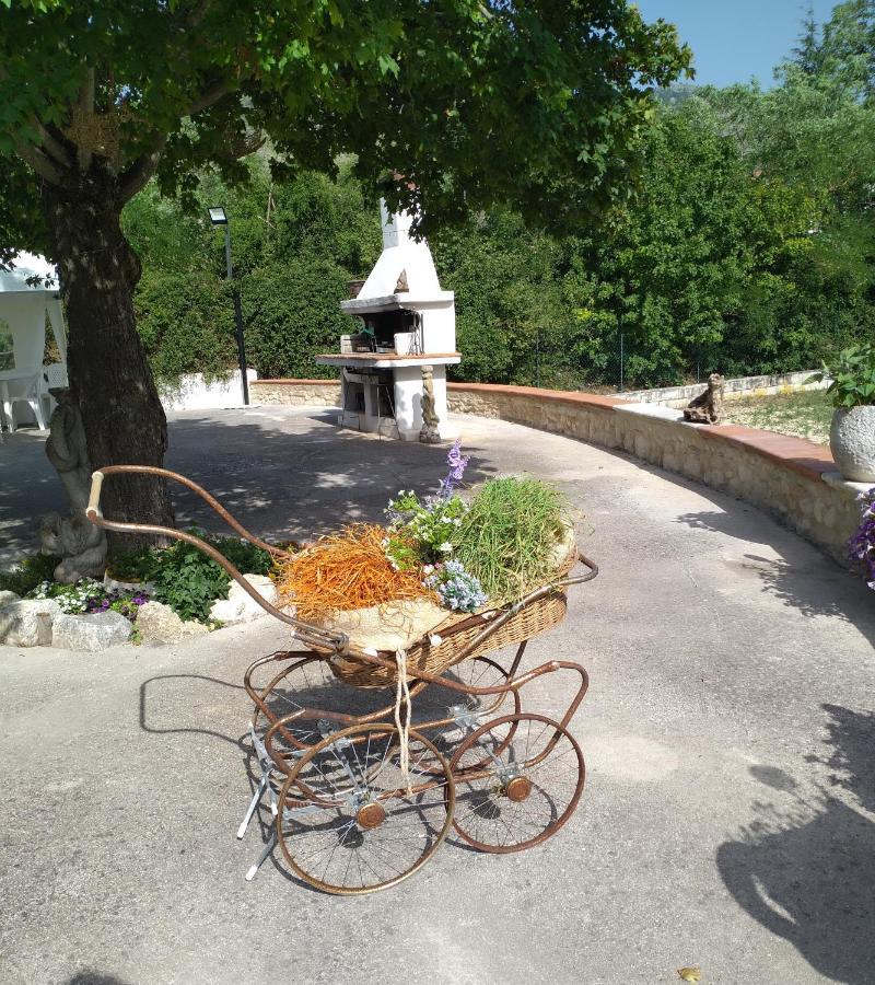 "Il Miglio" Country House Pettorano sul Gizio Exteriör bild